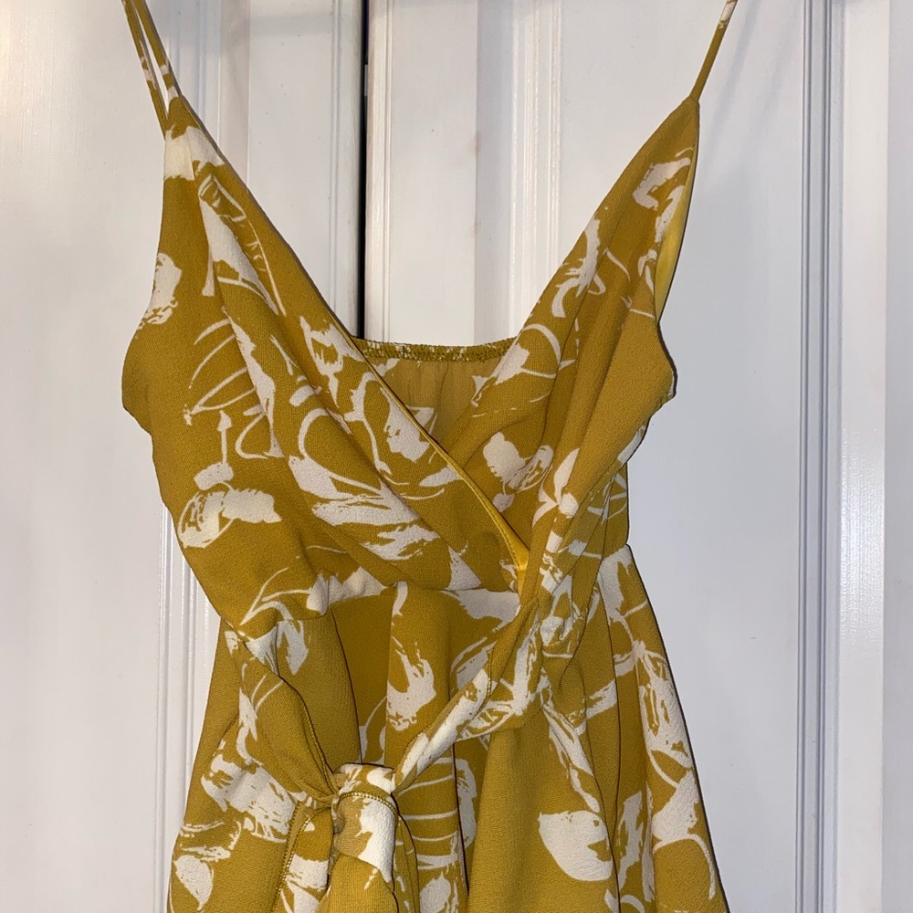 Flowy Tank Top - Picture 2 of 3